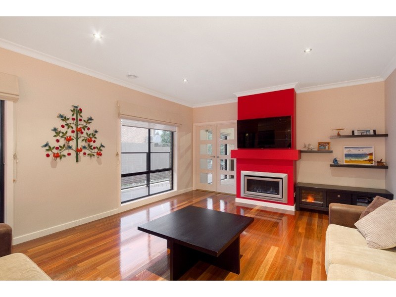 6 Leichhardt Way, Berwick VIC 3806