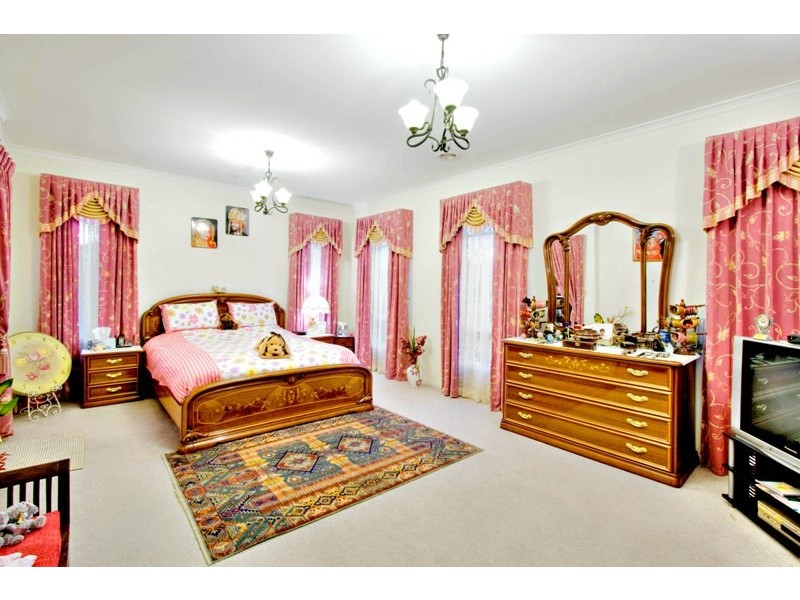 16 View Park Circuit, Narre Warren South VIC 3805