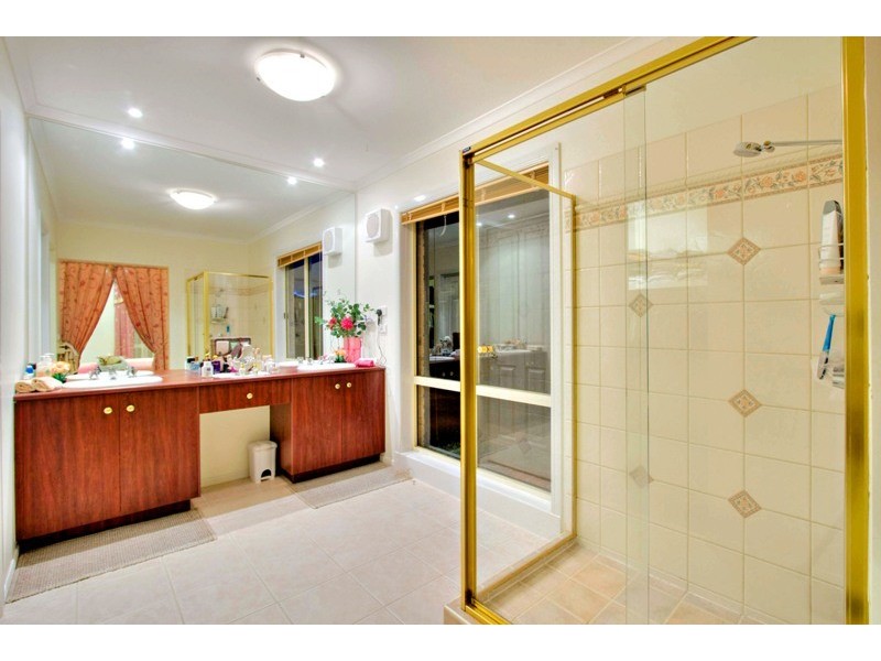 16 View Park Circuit, Narre Warren South VIC 3805