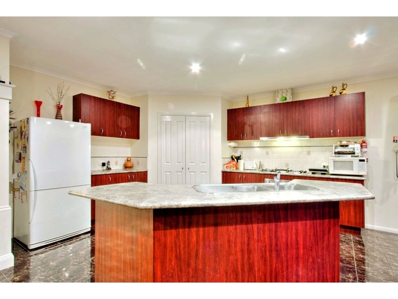16 View Park Circuit, Narre Warren South VIC 3805