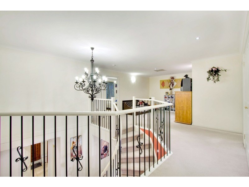 16 View Park Circuit, Narre Warren South VIC 3805