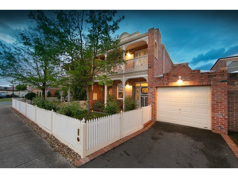 2 Brodie Mews, Beaconsfield VIC 3807