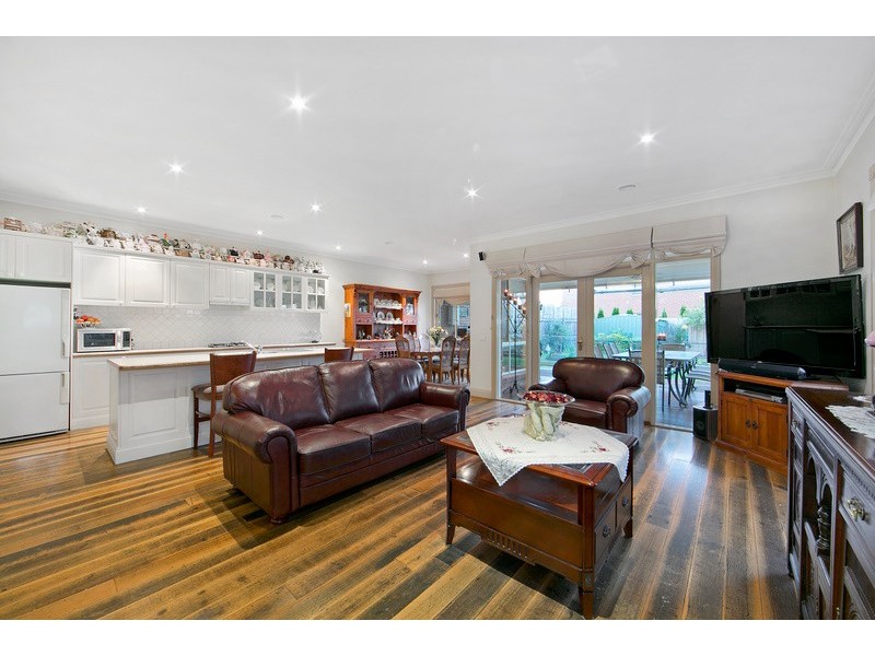 2 Brodie Mews, Beaconsfield VIC 3807