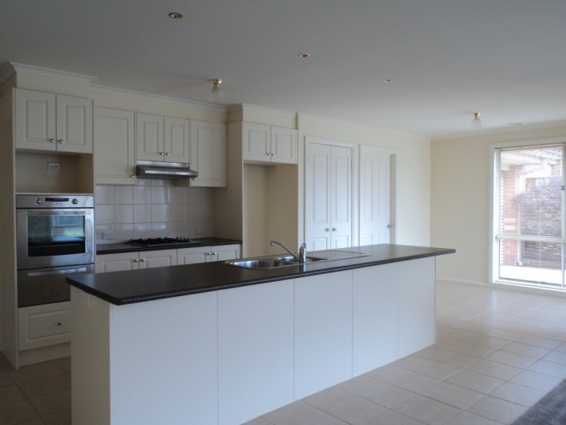 19 Forest Oak Court, Cranbourne North VIC 3977