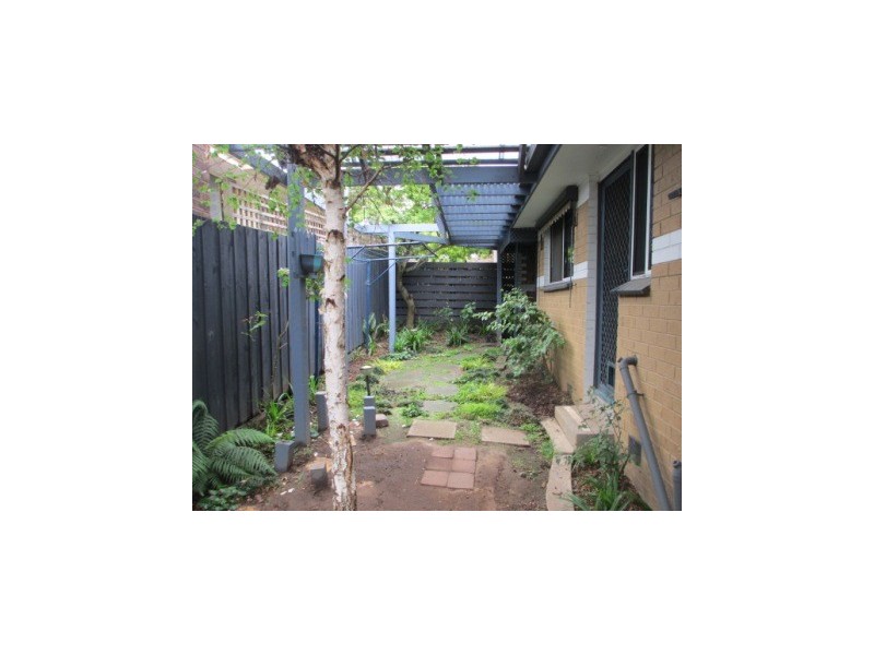 4/27-29 Princes Highway, Pakenham VIC 3810