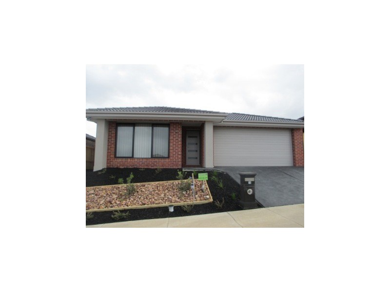 10 Clarendon Street, Pakenham VIC 3810