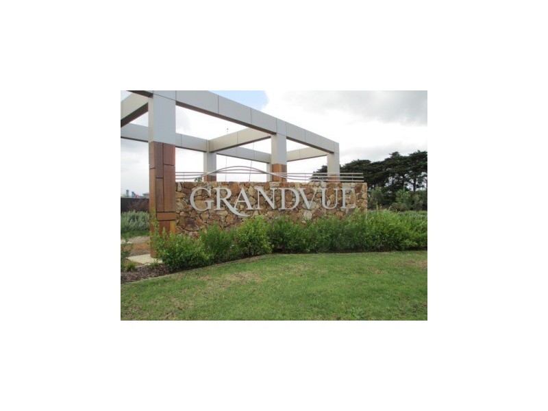 10 Clarendon Street, Pakenham VIC 3810