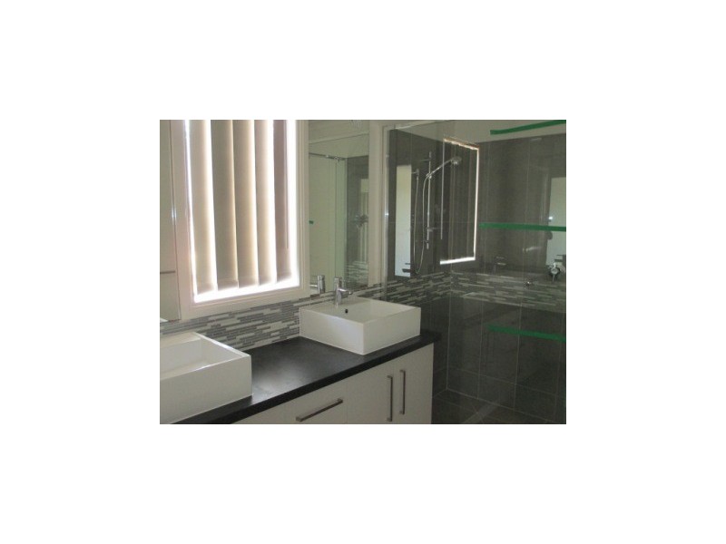 10 Clarendon Street, Pakenham VIC 3810