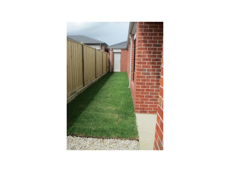 10 Clarendon Street, Pakenham VIC 3810