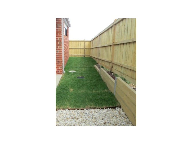 10 Clarendon Street, Pakenham VIC 3810