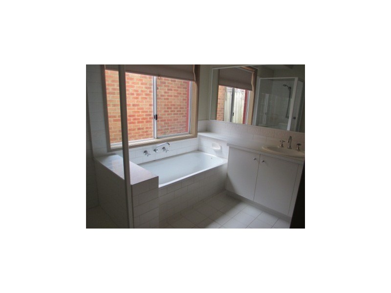 15 Wimmera Court, Berwick VIC 3806
