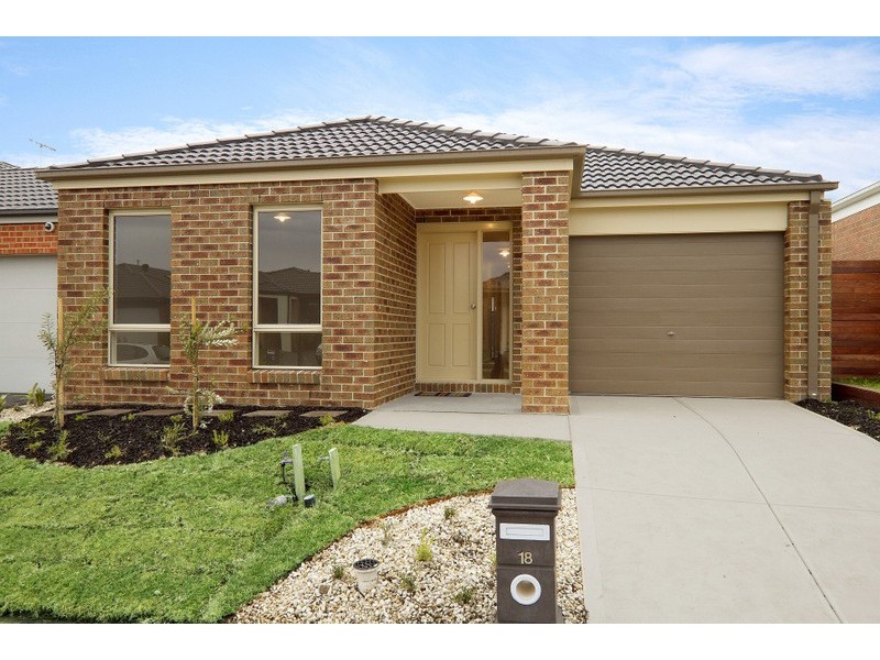 18 Jutland Close, Clyde North VIC 3978