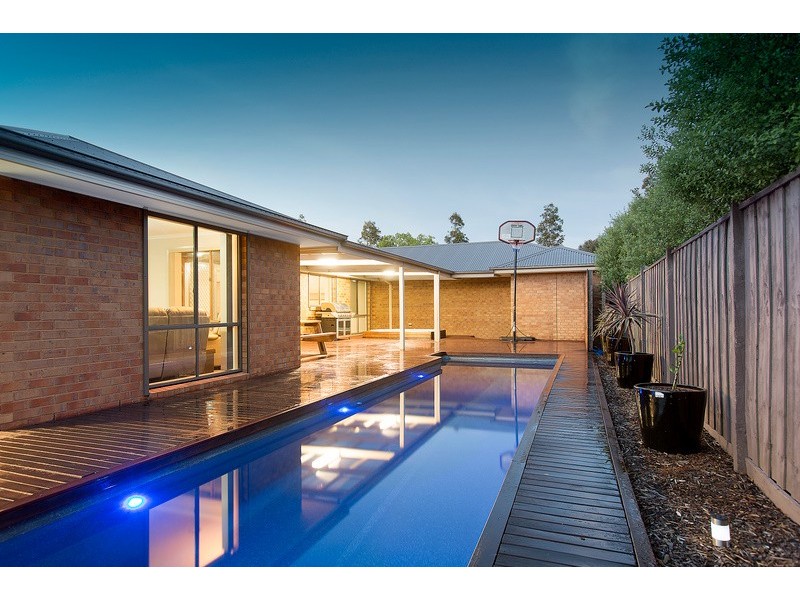 14 The Esplanade, Narre Warren South VIC 3805