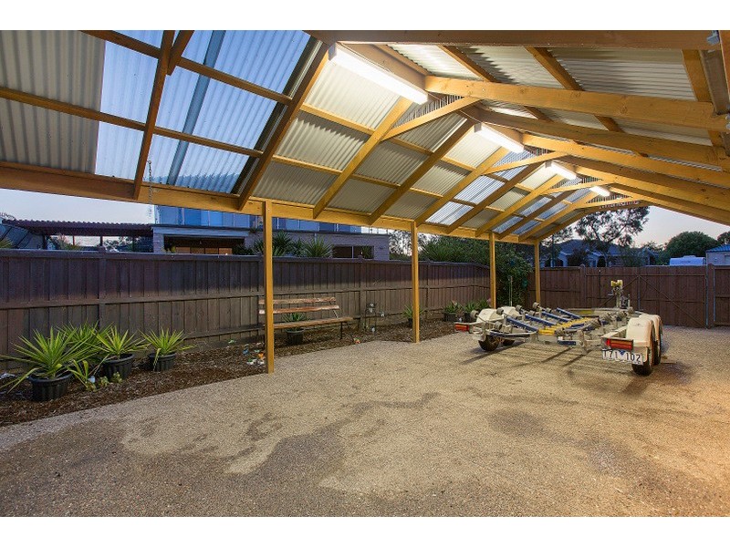 14 The Esplanade, Narre Warren South VIC 3805