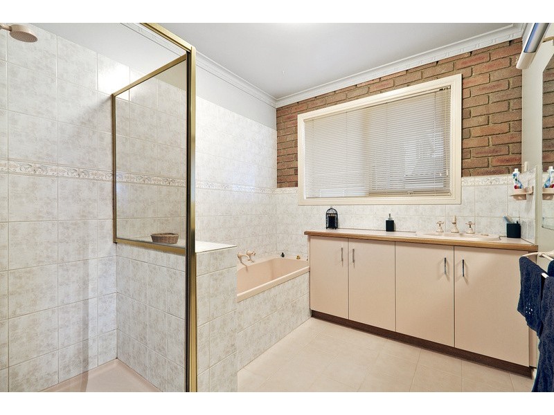 19 Balfour Court, Berwick VIC 3806