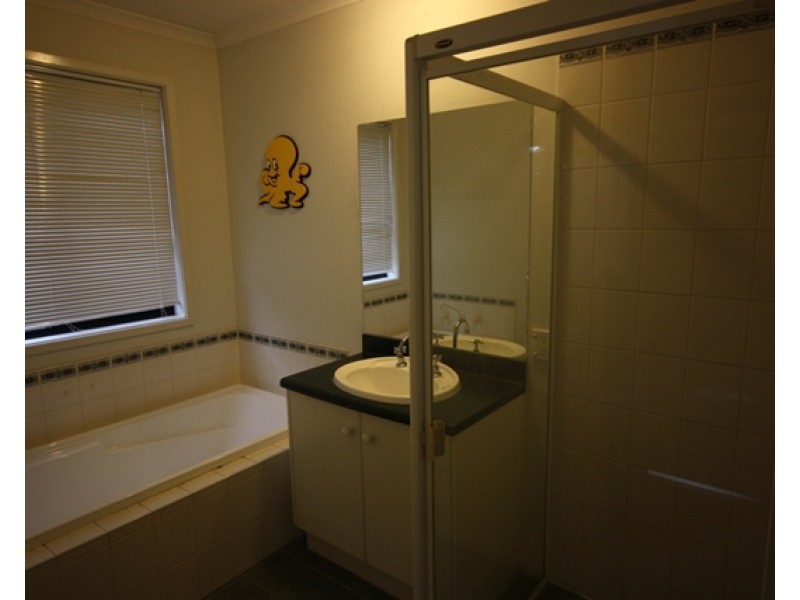 10 Camberwell Drive, Narre Warren VIC 3805