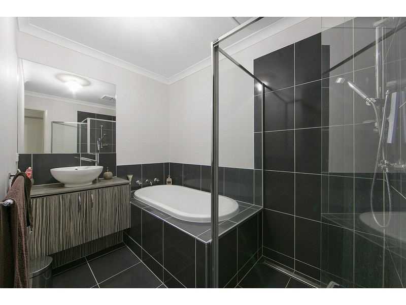 14 Jutland Close, Clyde North VIC 3978