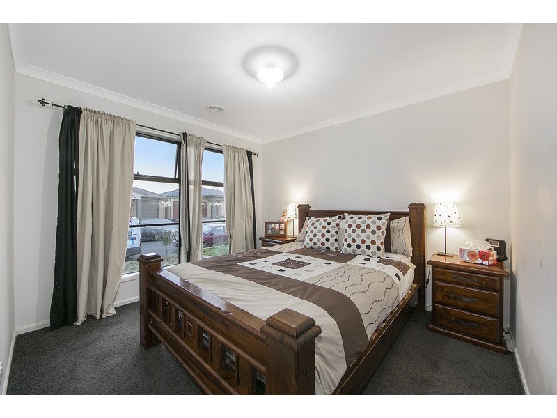 14 Jutland Close, Clyde North VIC 3978
