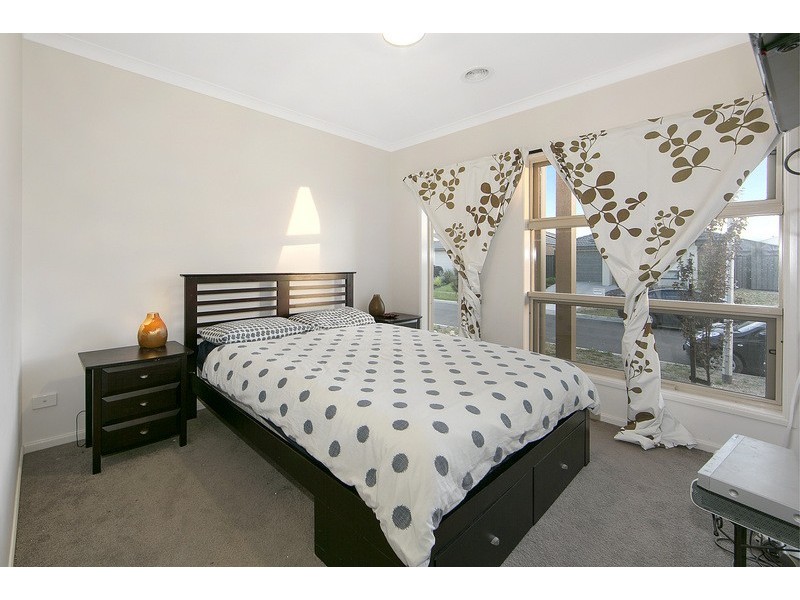 12 Jutland Close, Clyde North VIC 3978