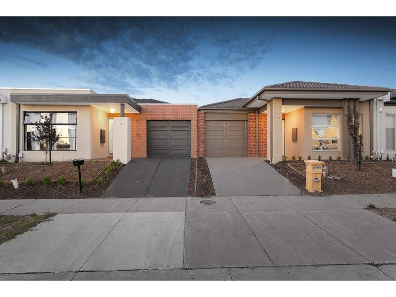 12 Jutland Close, Clyde North VIC 3978