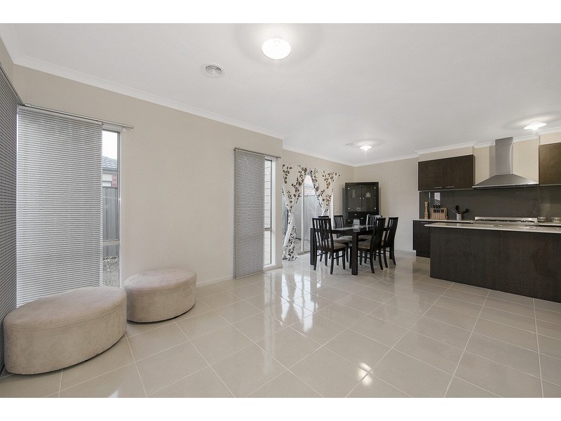 12 Jutland Close, Clyde North VIC 3978