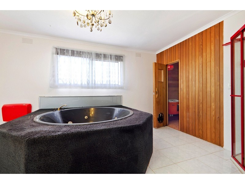 33 Cornwall Street, Hallam VIC 3803