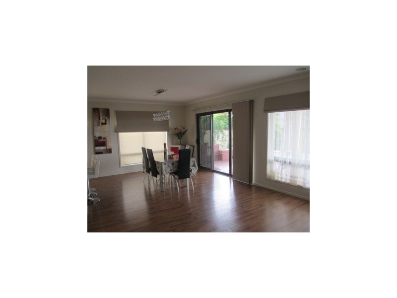 9 Halifax Drive, Berwick VIC 3806