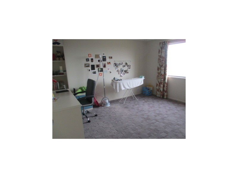 9 Halifax Drive, Berwick VIC 3806