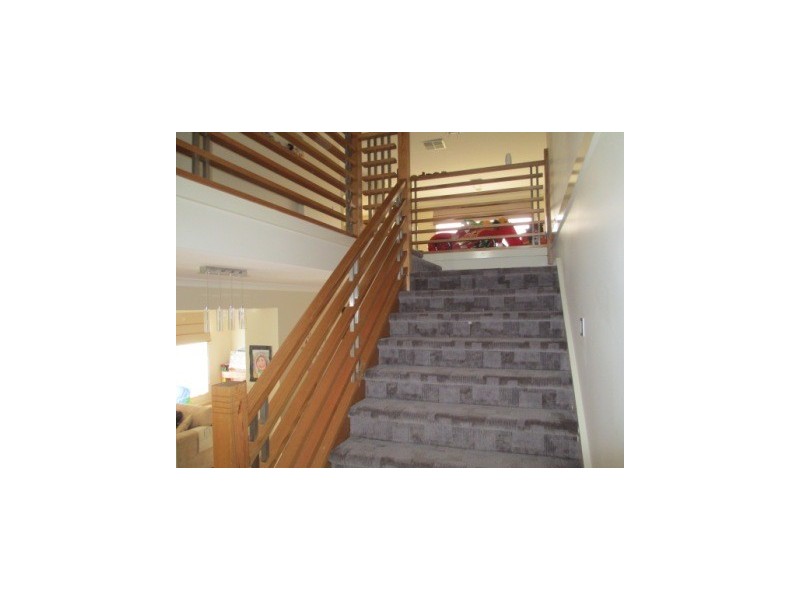 9 Halifax Drive, Berwick VIC 3806