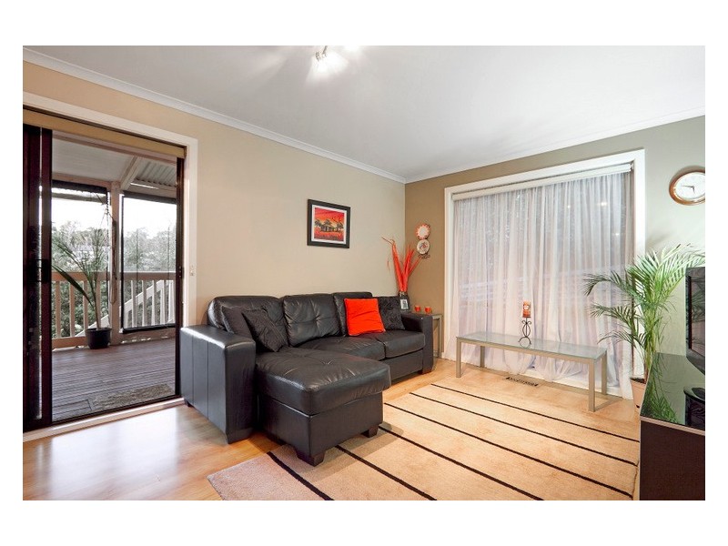 18 Lawrence Drive, Berwick VIC 3806