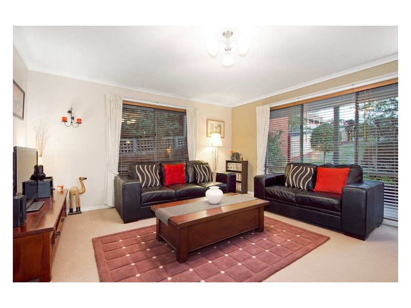 18 Lawrence Drive, Berwick VIC 3806