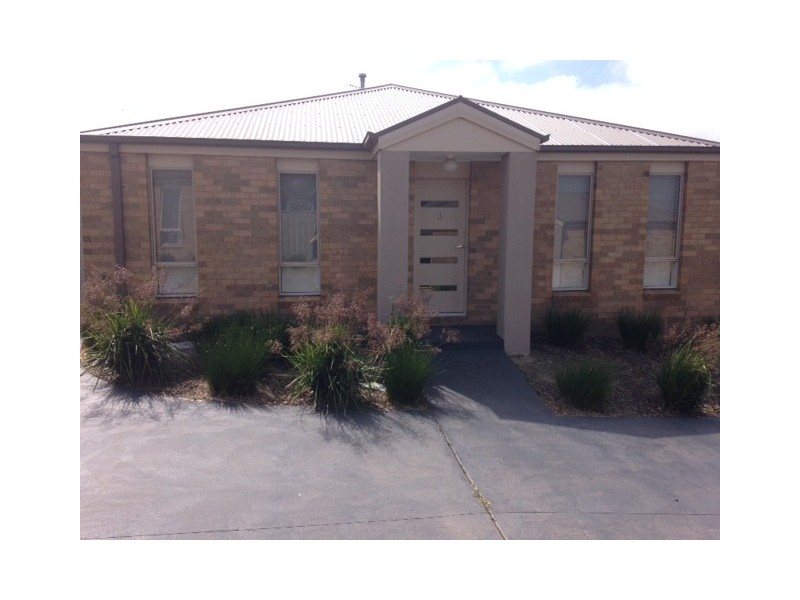 6/101 Ebony Drive, Pakenham VIC 3810