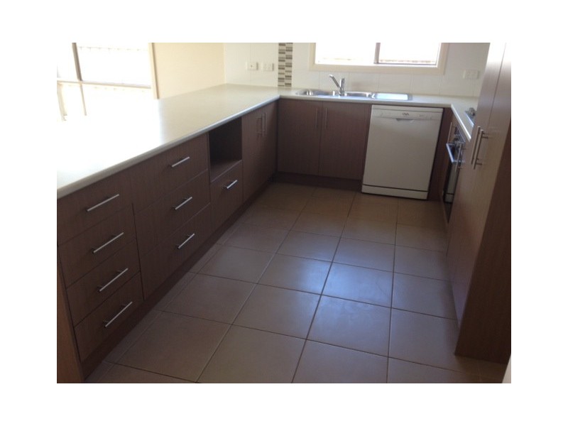 6/101 Ebony Drive, Pakenham VIC 3810