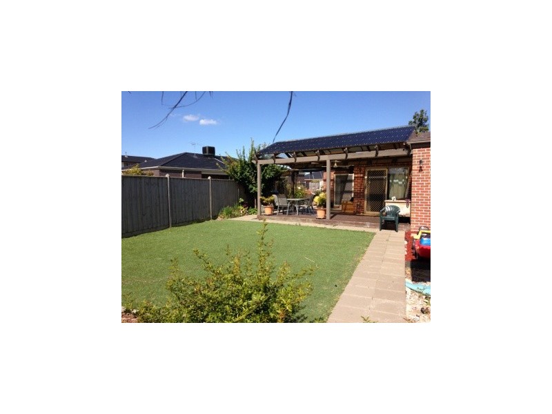 69 Melington Drive, Lyndhurst VIC 3975