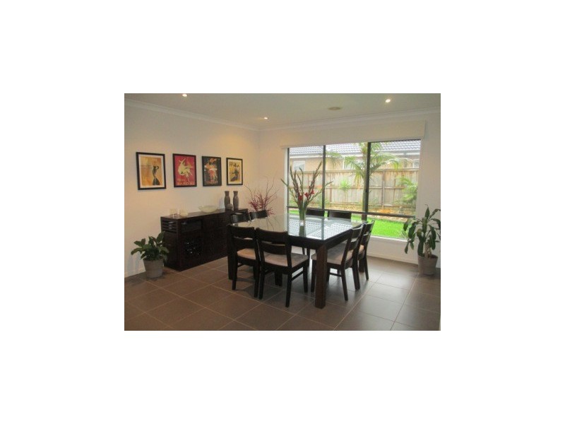 10 Honey Place, Berwick VIC 3806