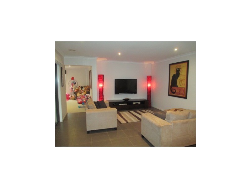 10 Honey Place, Berwick VIC 3806