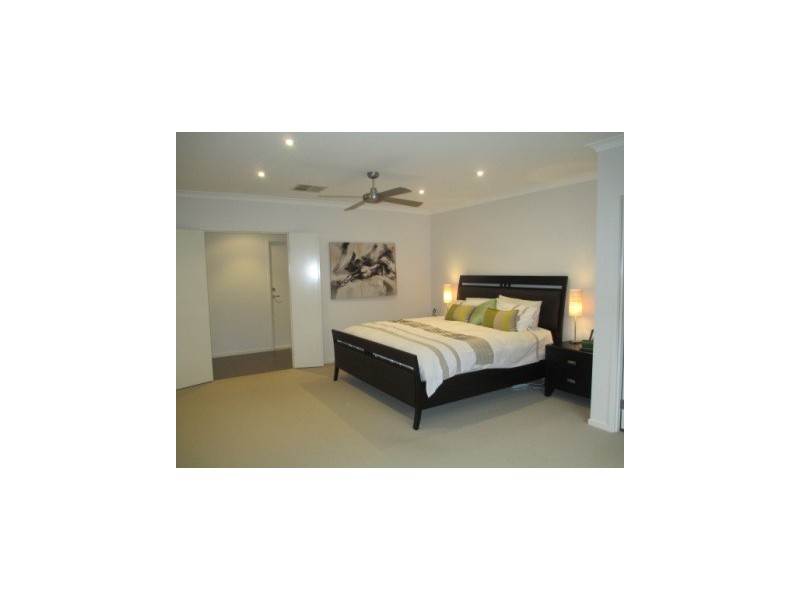 10 Honey Place, Berwick VIC 3806