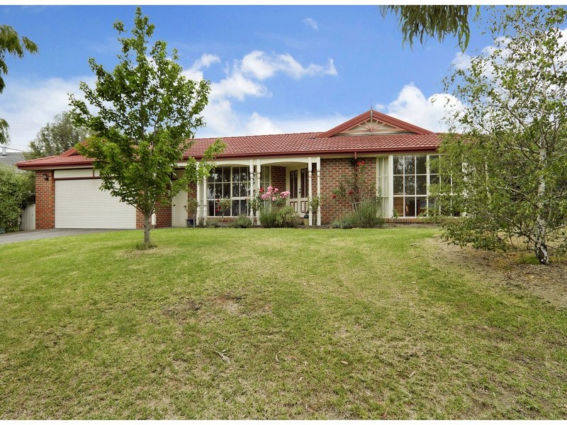 32 Glen Vista Drive, Narre Warren North VIC 3804