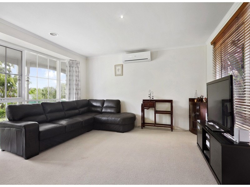 32 Glen Vista Drive, Narre Warren North VIC 3804