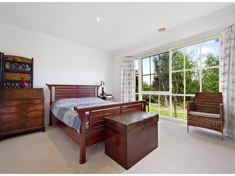 32 Glen Vista Drive, Narre Warren North VIC 3804
