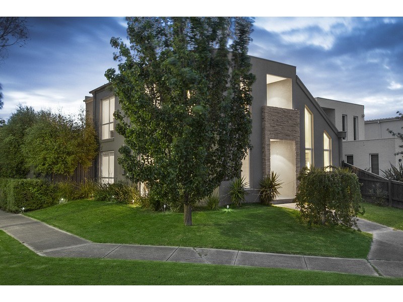 19 Jamieson Way, Berwick VIC 3806