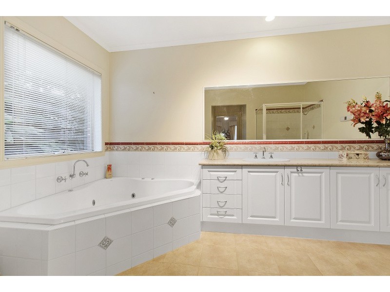 51 Timberside Drive, Beaconsfield VIC 3807