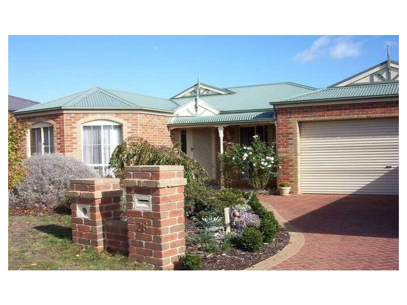 28 Mayfair Crescent, Narre Warren VIC 3805