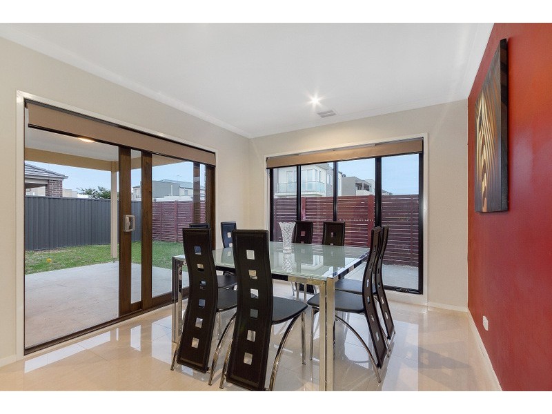 2 Kilburn Place, Pakenham VIC 3810