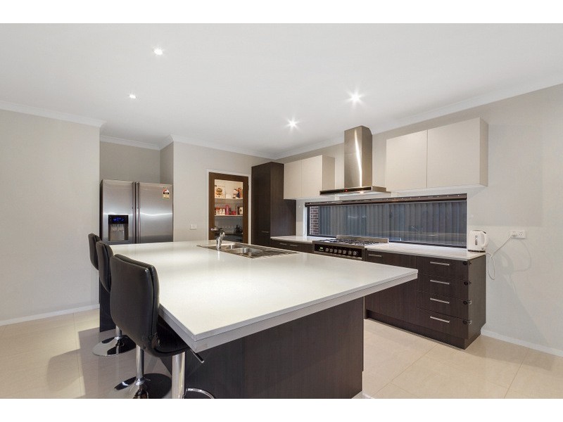 2 Kilburn Place, Pakenham VIC 3810