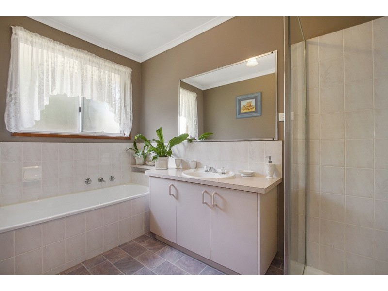 2/43 Heyington Circle, Narre Warren VIC 3805