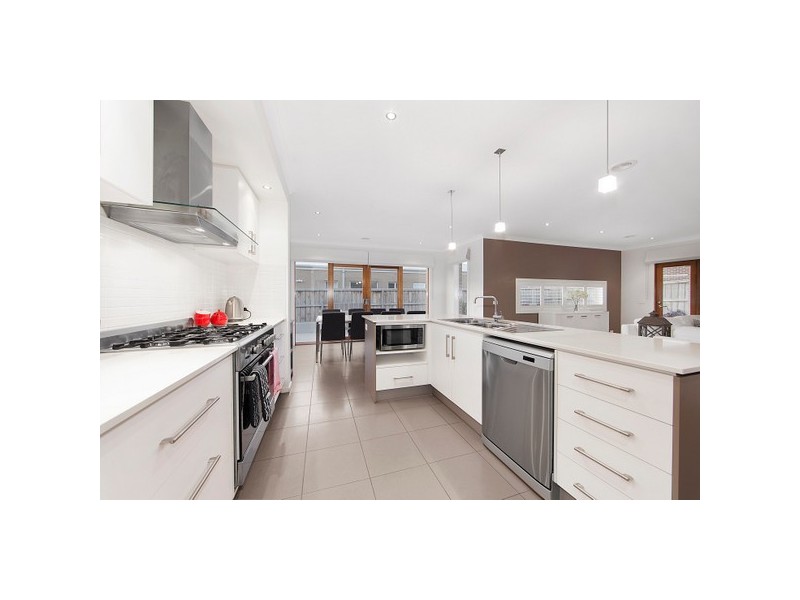 52 Montpelier Drive, Berwick VIC 3806