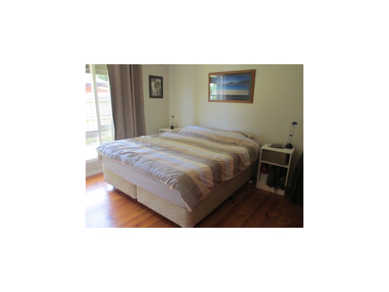 17 St Boswells Ave, Berwick VIC 3806