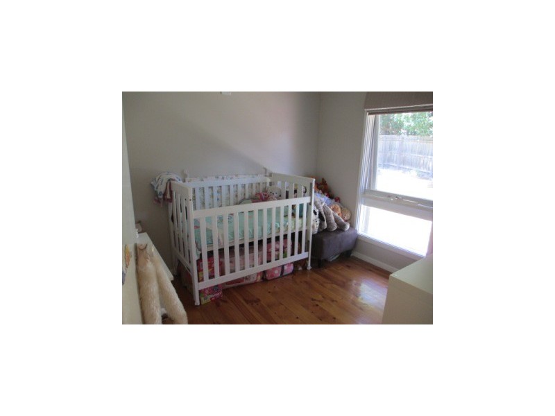 17 St Boswells Ave, Berwick VIC 3806