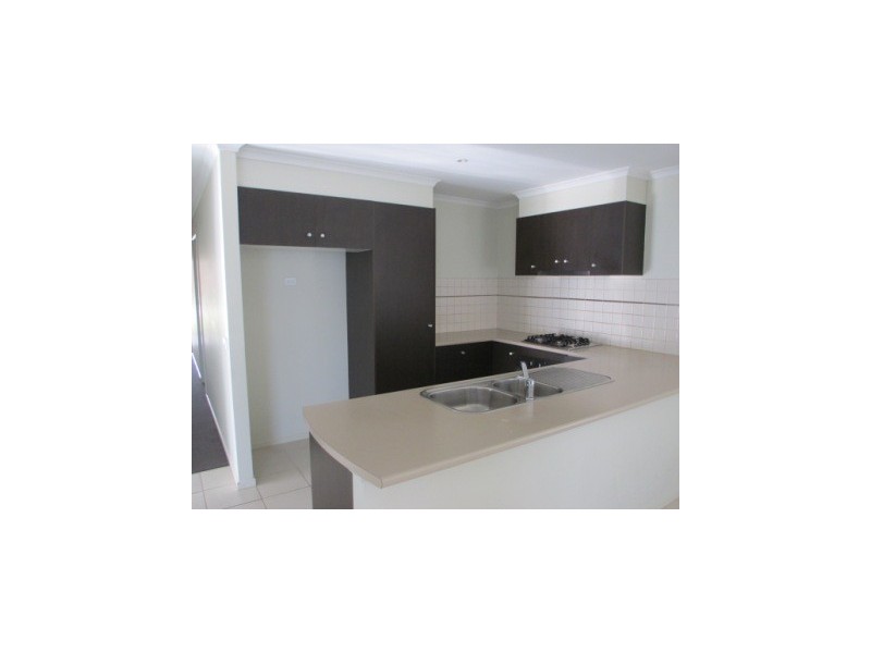 7 Melzak Way, Berwick VIC 3806